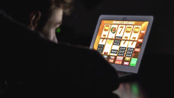 Side-by-side comparison of dewa86 app and web interface on mobile devices